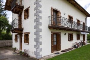 Casa Rural Adi y Lastur