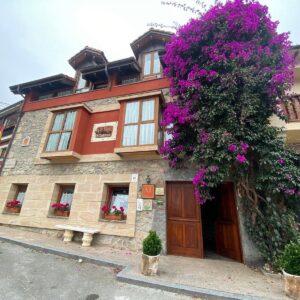 Apartamentos La Llobera